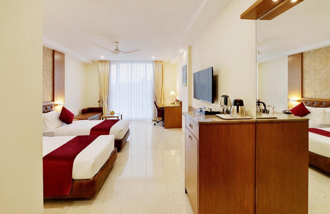 La Sara Gateway Otel Bangalore Dış mekan fotoğraf